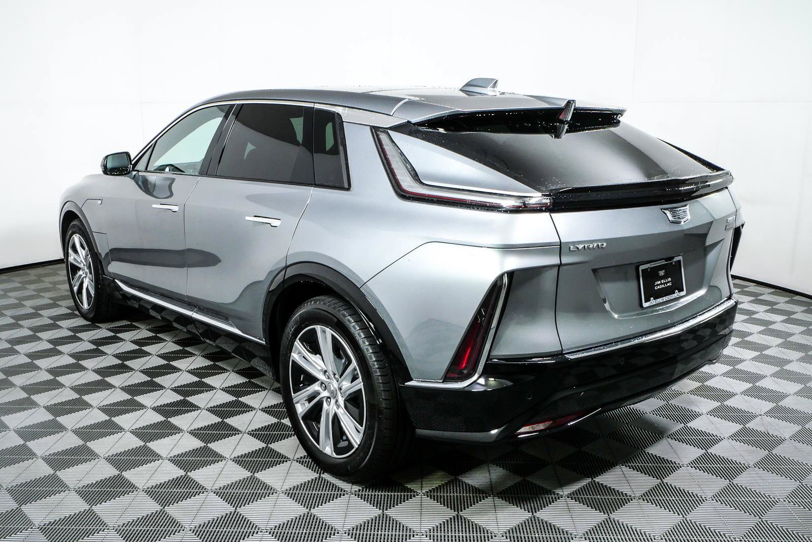 Certified 2024 Cadillac Lyriq Tech RWD image 28