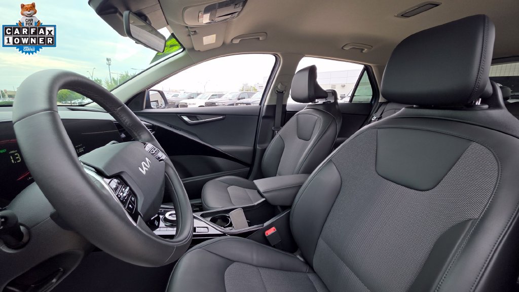 Used 2025 Kia Niro EX w/ EX Cold Weather Package FWD image 19
