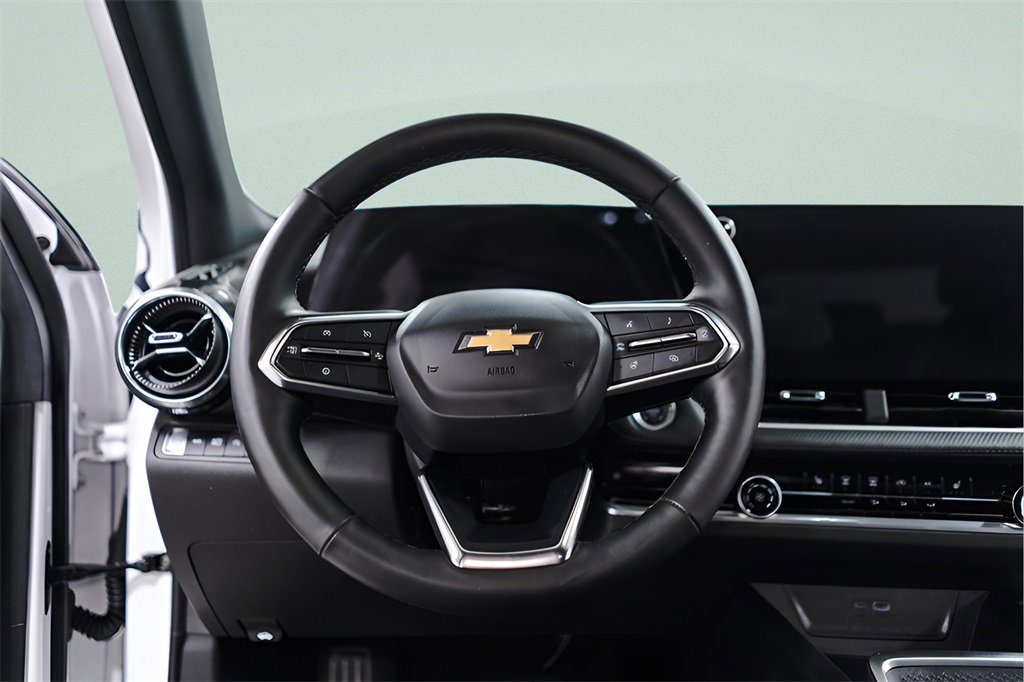 Used 2025 Chevrolet Equinox LT image 10