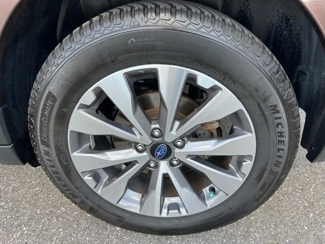 Used 2019 Subaru Outback 2.5i Touring image 16