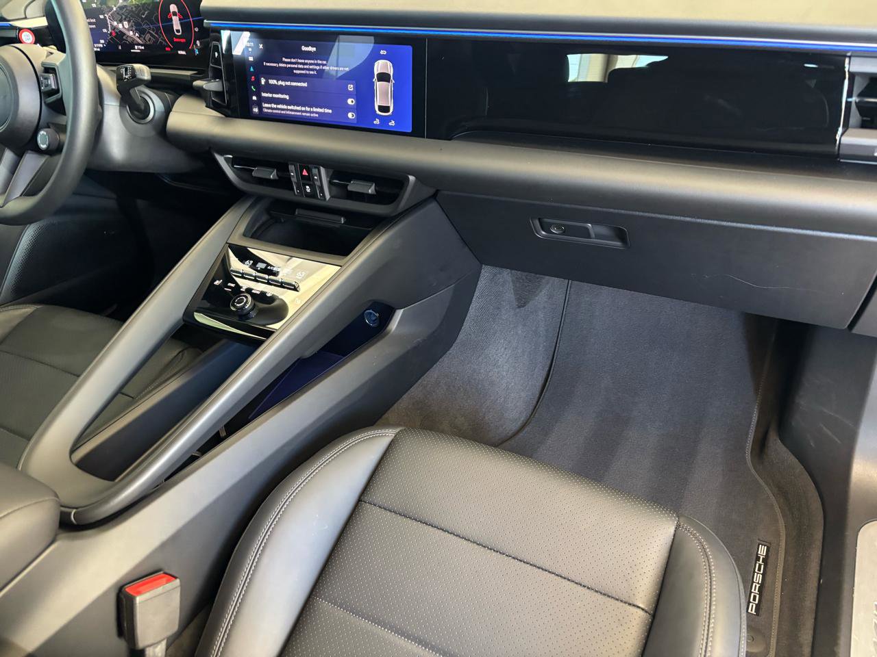 Used 2025 Porsche Macan Electric RWD image 22