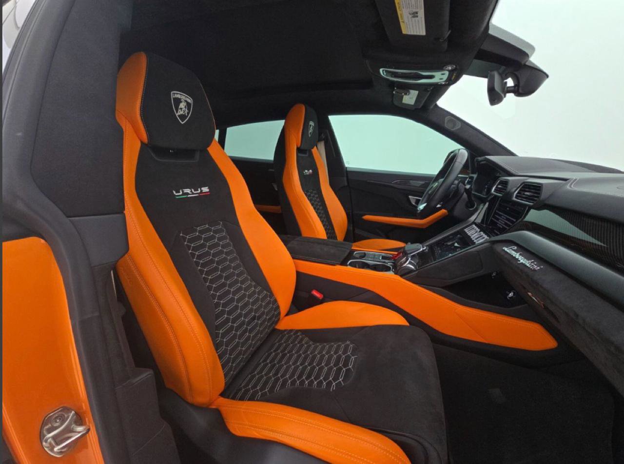 Used 2022 Lamborghini Urus image 19
