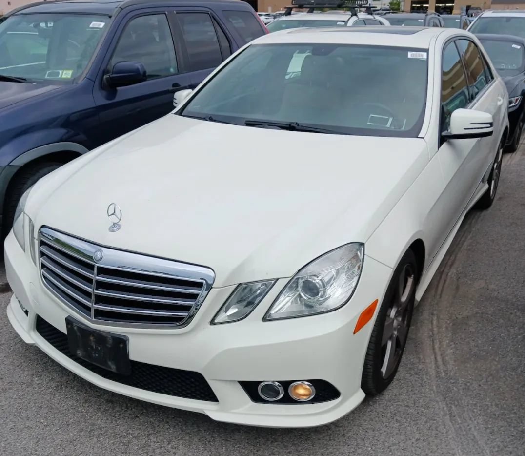 Used 2010 Mercedes-Benz E 350 4MATIC Sedan image 2