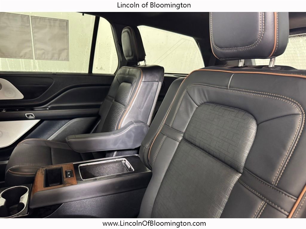 Certified 2025 Lincoln Aviator Black Label image 52