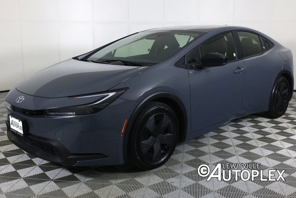 Used 2025 Toyota Prius LE FWD image 9