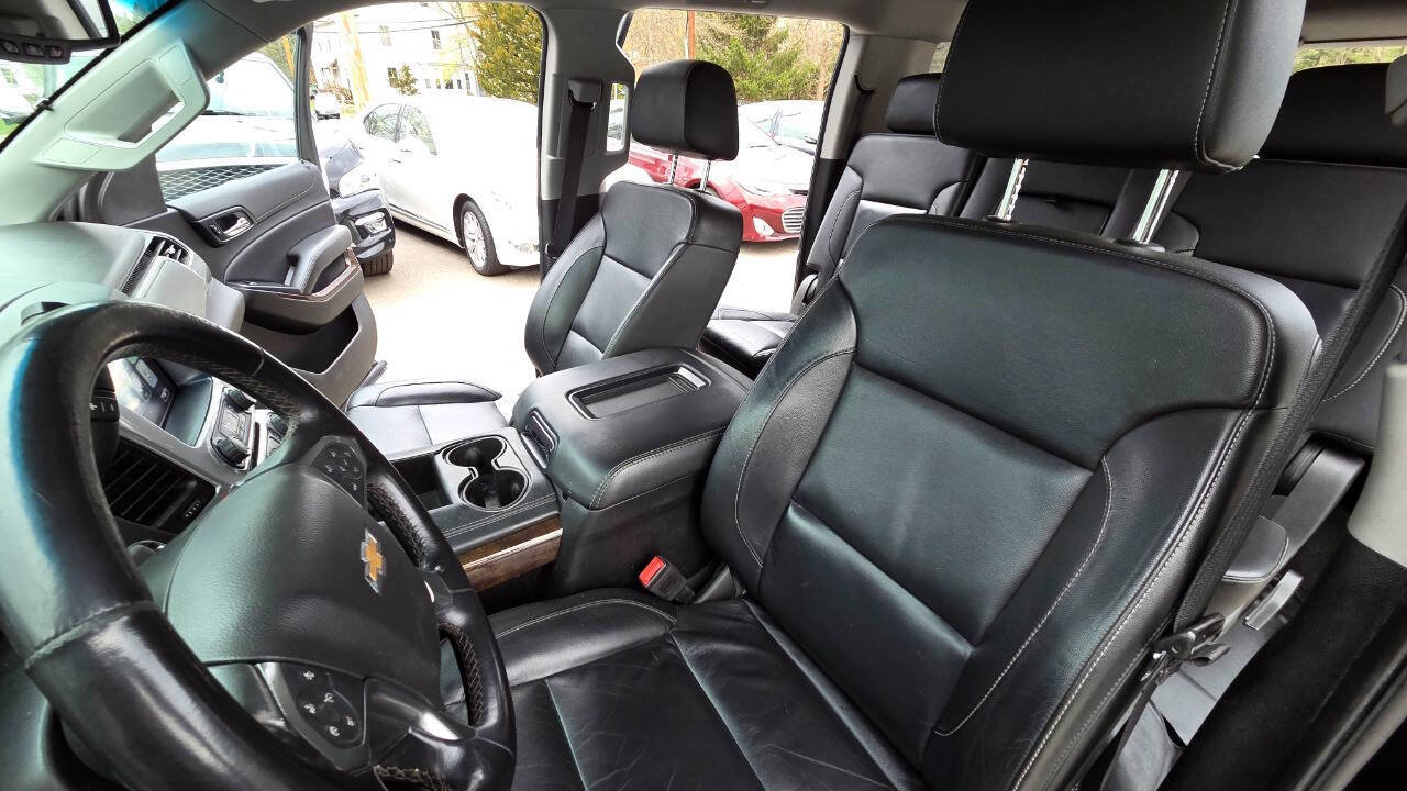 Used 2019 Chevrolet Suburban LT AWD/4WD image 29