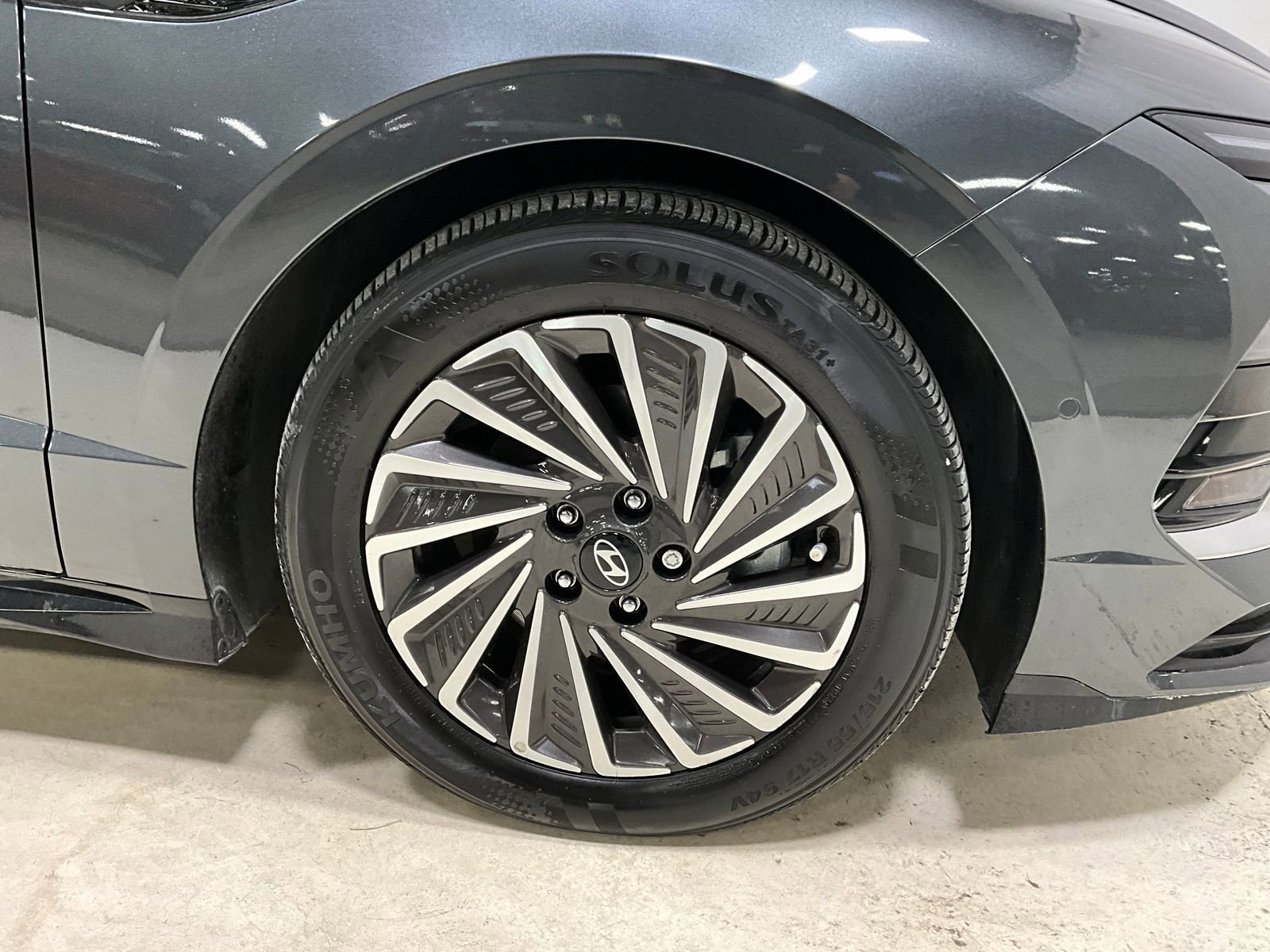 Used 2024 Hyundai Sonata Limited FWD image 9