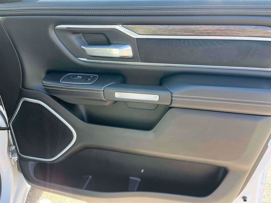 Used 2020 RAM 1500 Laramie w/ Off Road Group image 9