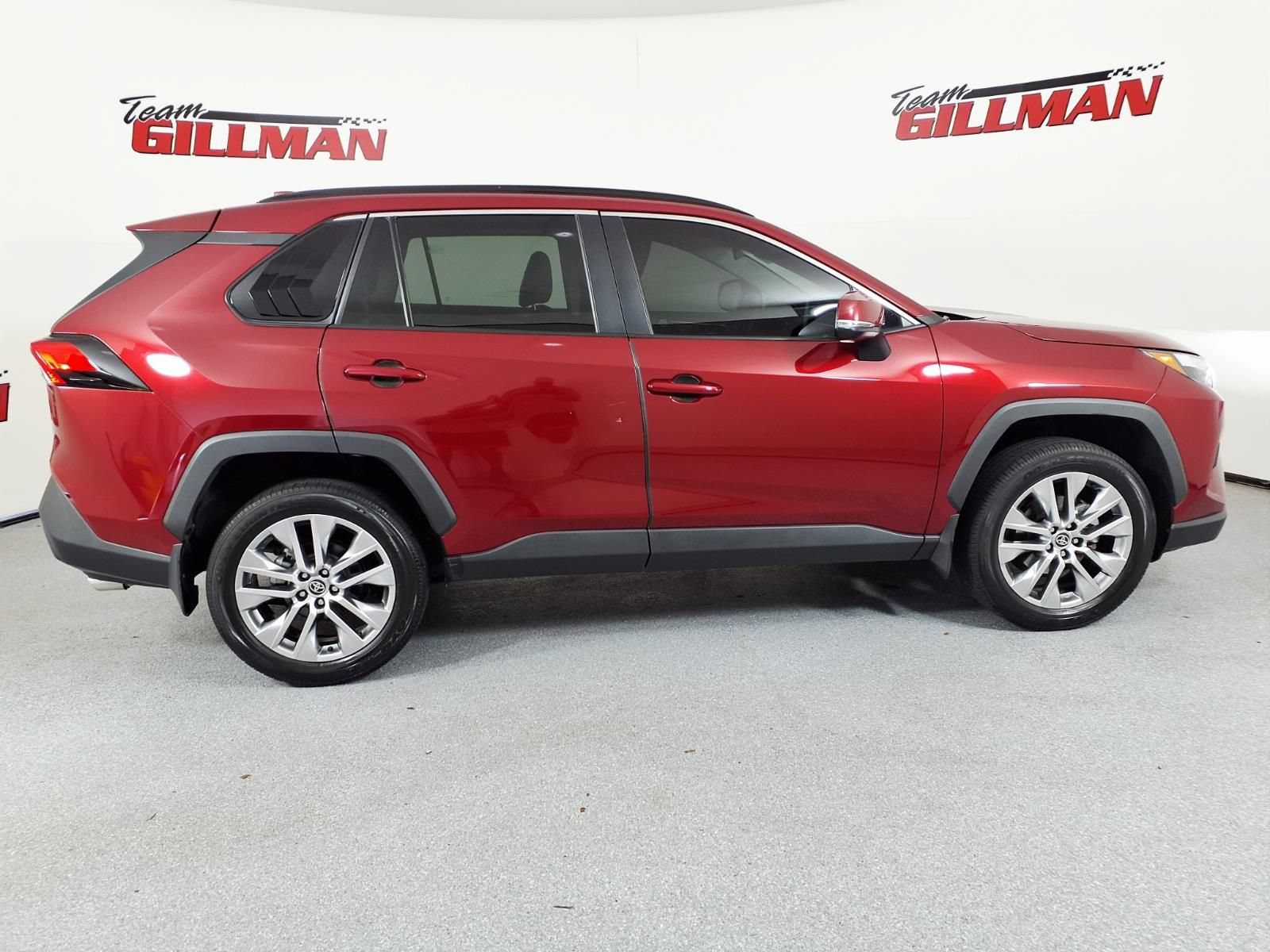 Used 2023 Toyota RAV4 XLE Premium FWD image 3