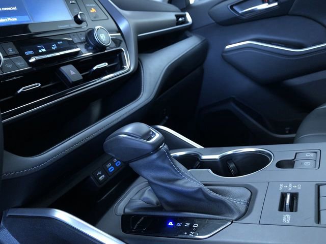 Used 2022 Toyota Highlander XLE image 30