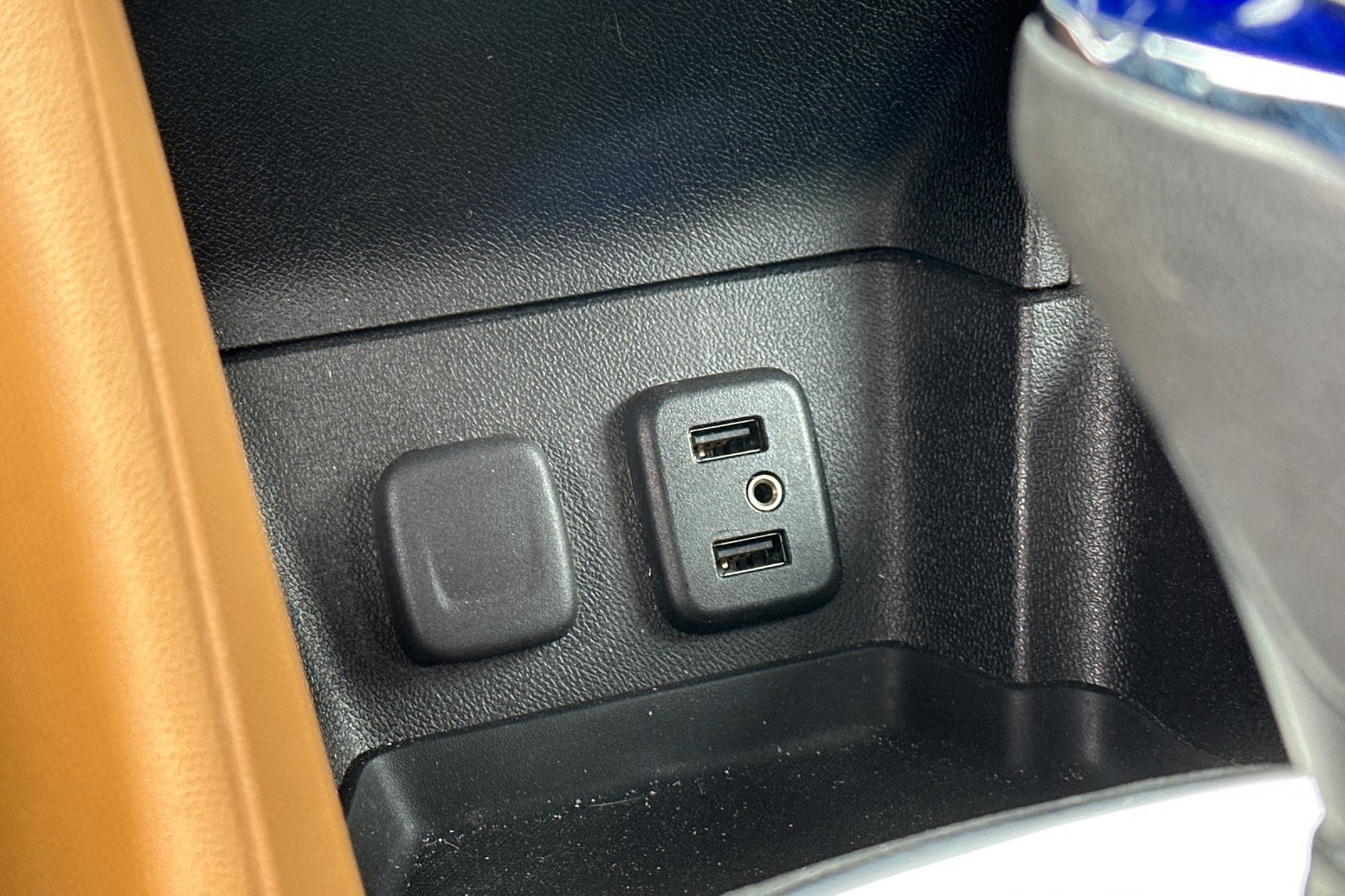 Used 2017 Chevrolet Volt Premier w/ Driver Confidence II Package image 29