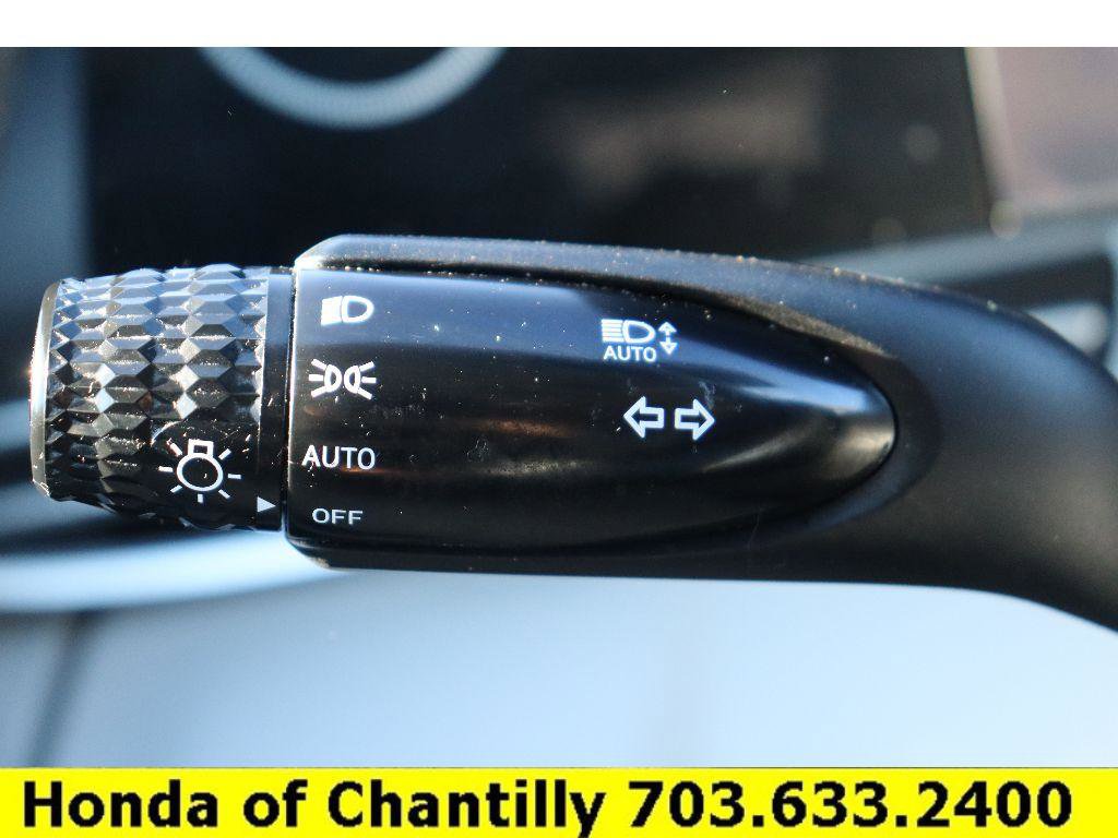 Used 2023 Hyundai Elantra Limited w/ Cargo Package image 10