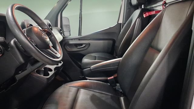 Used 2024 Mercedes-Benz Sprinter 2500 image 32