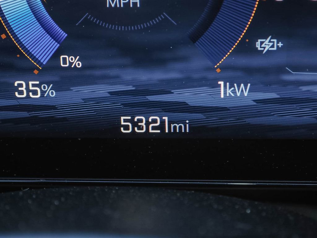 Used 2025 Chevrolet Equinox EV LT w/ Convenience Package FWD image 15