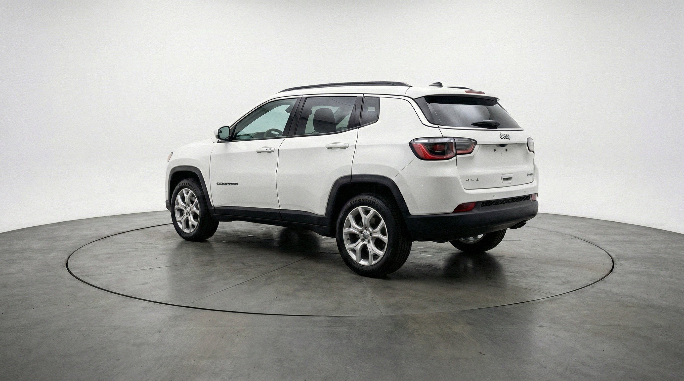 Used 2025 Jeep Compass Latitude AWD/4WD image 6