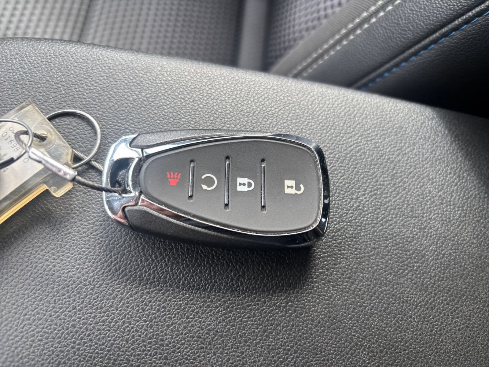Used 2025 Chevrolet Trax LT FWD image 21
