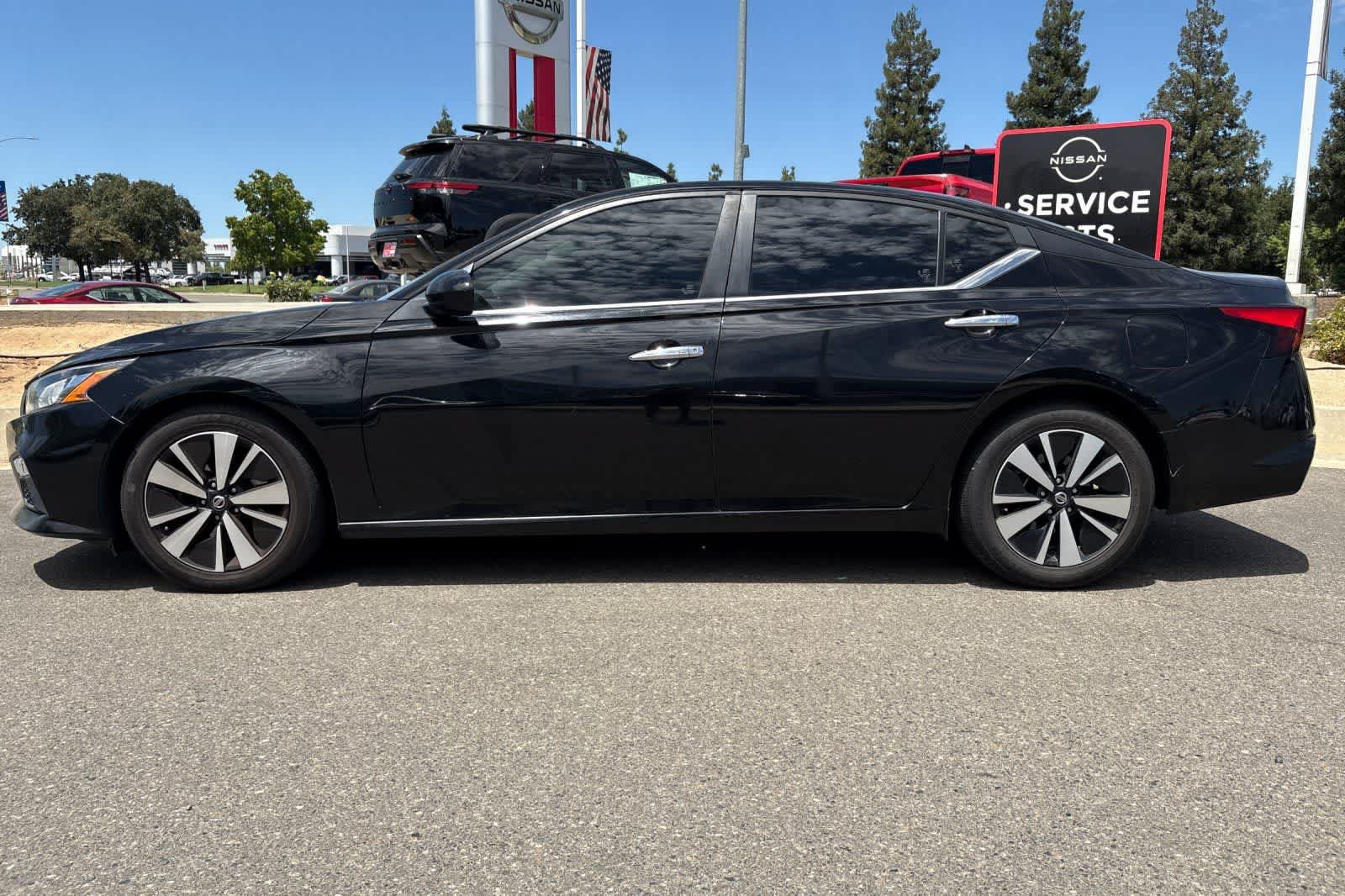 Used 2021 Nissan Altima 2.5 SV FWD image 6