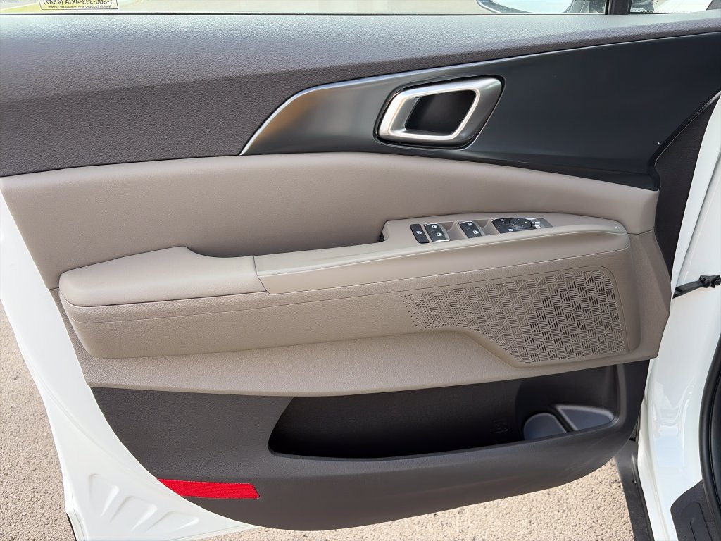 New 2027 Kia Carnival FWD image 16