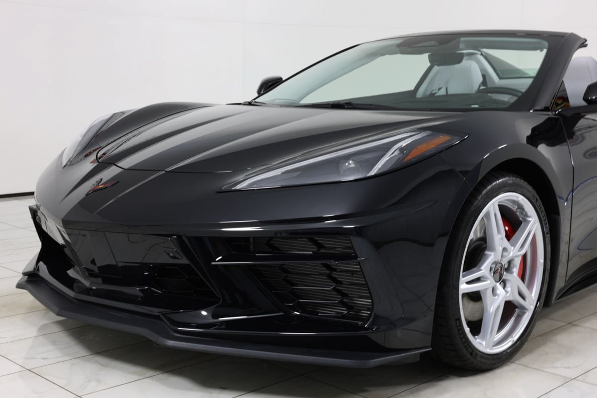 Used 2025 Chevrolet Corvette Stingray Premium Conv w/ Z51 Performance Package RWD image 47