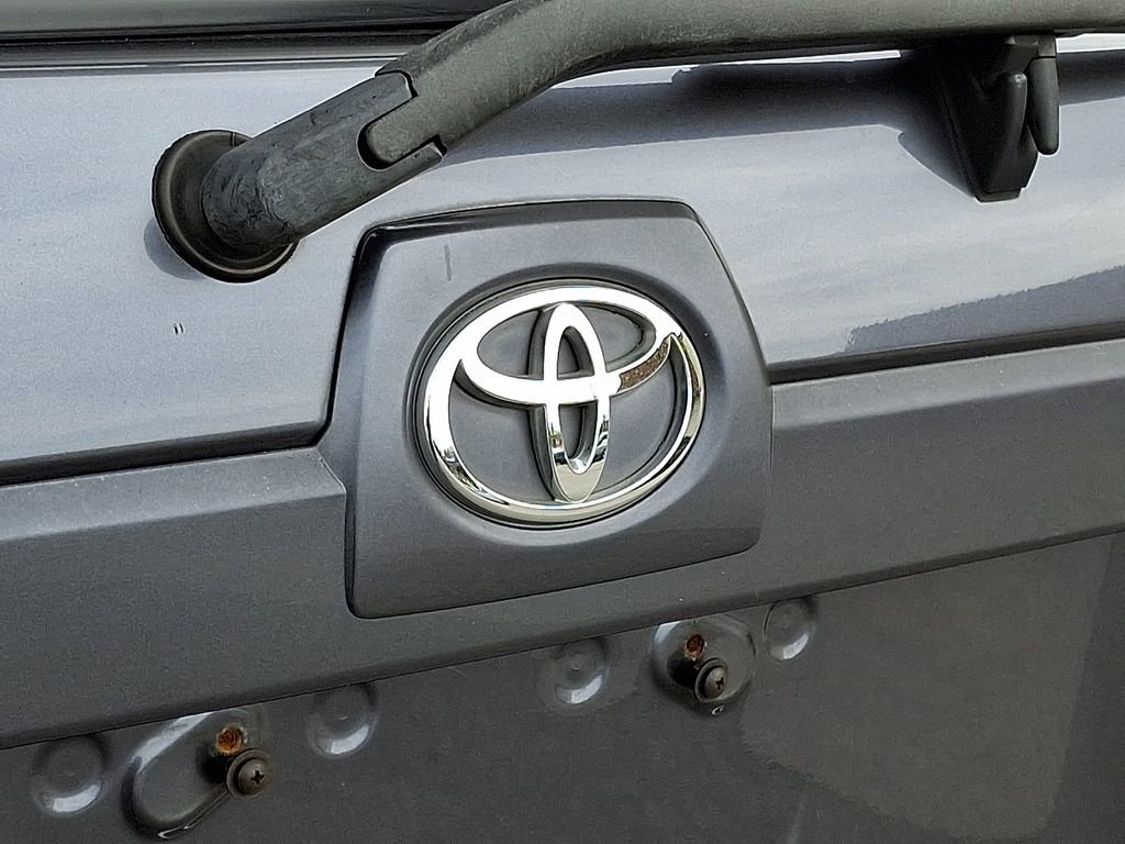 Used 2005 Toyota 4Runner Limited image 30