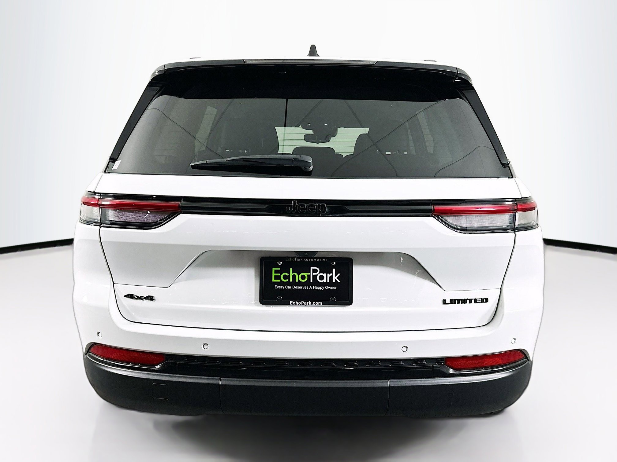 Used 2023 Jeep Grand Cherokee Limited w/ Black Appearance Package image 7