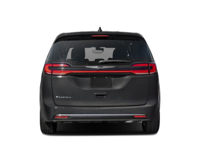 Used 2025 Chrysler Pacifica Select image 8