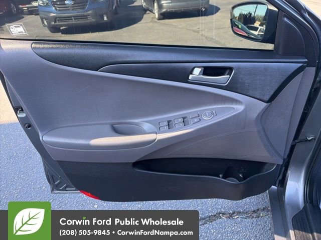 Used 2012 Hyundai Sonata GLS FWD image 12