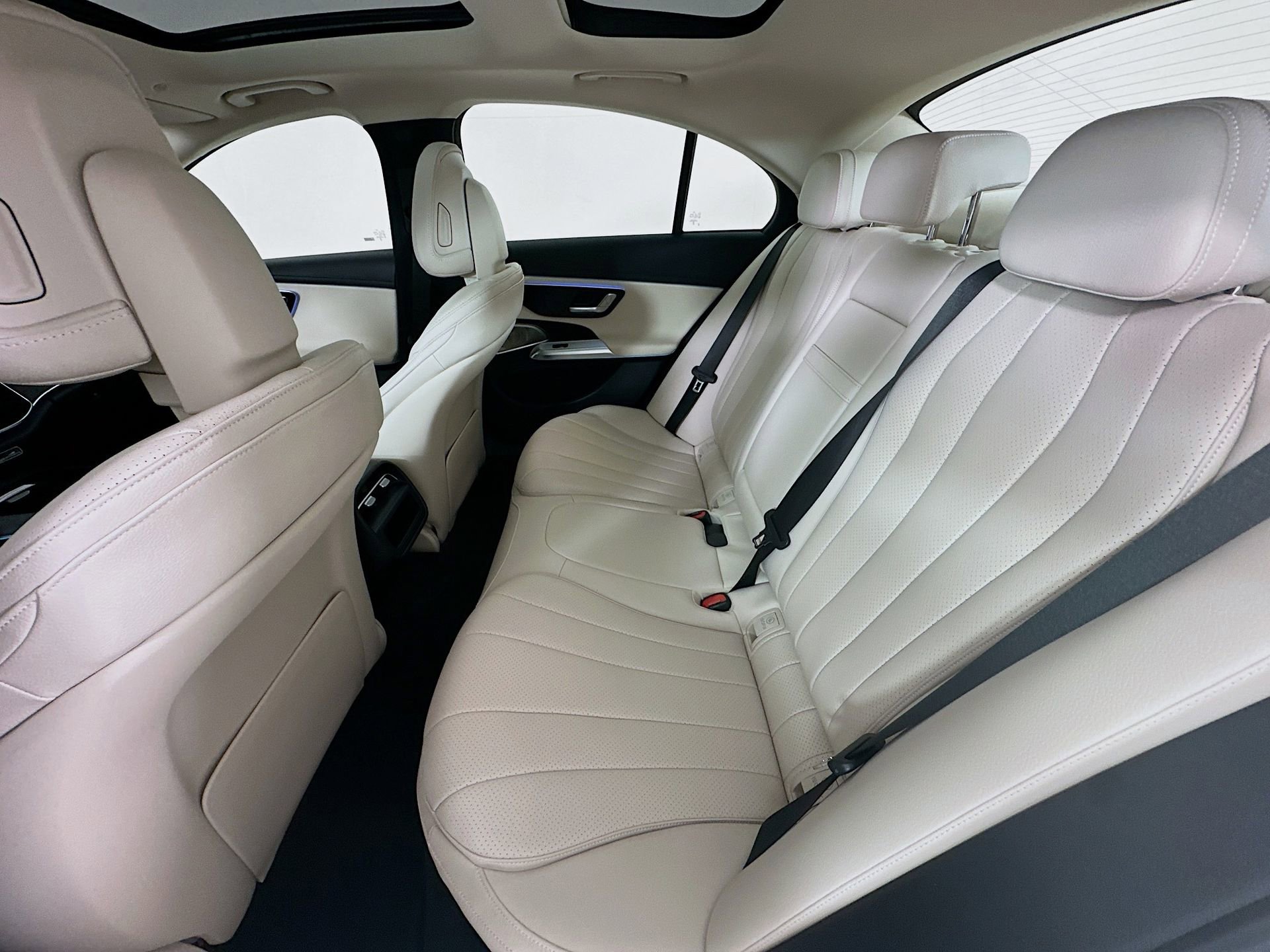 New 2026 Mercedes-Benz E 350 4MATIC Sedan image 27