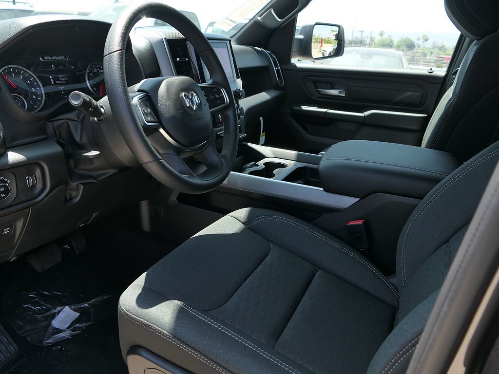New 2026 RAM 1500 Express AWD/4WD image 10