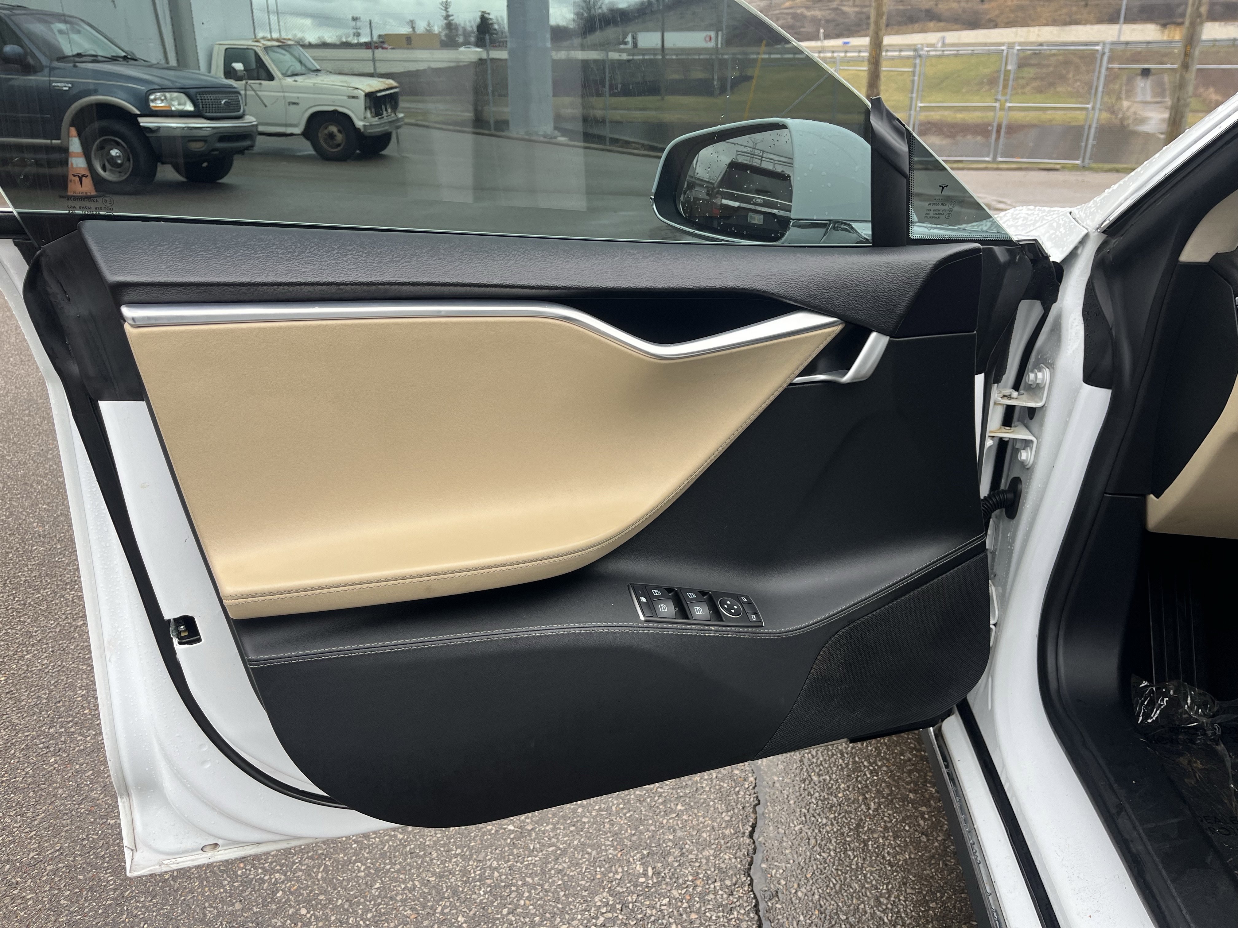 Used 2014 Tesla Model S 60 image 10