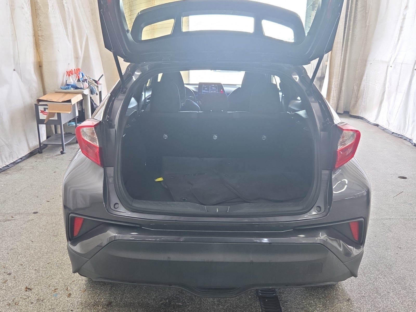 Used 2021 Toyota C-HR XLE FWD image 16