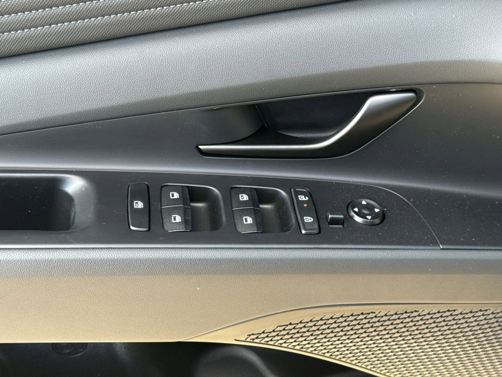 New 2025 Hyundai Elantra SEL image 14