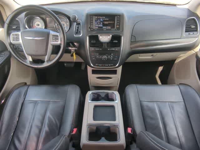 Used 2014 Chrysler Town & Country Touring FWD image 15