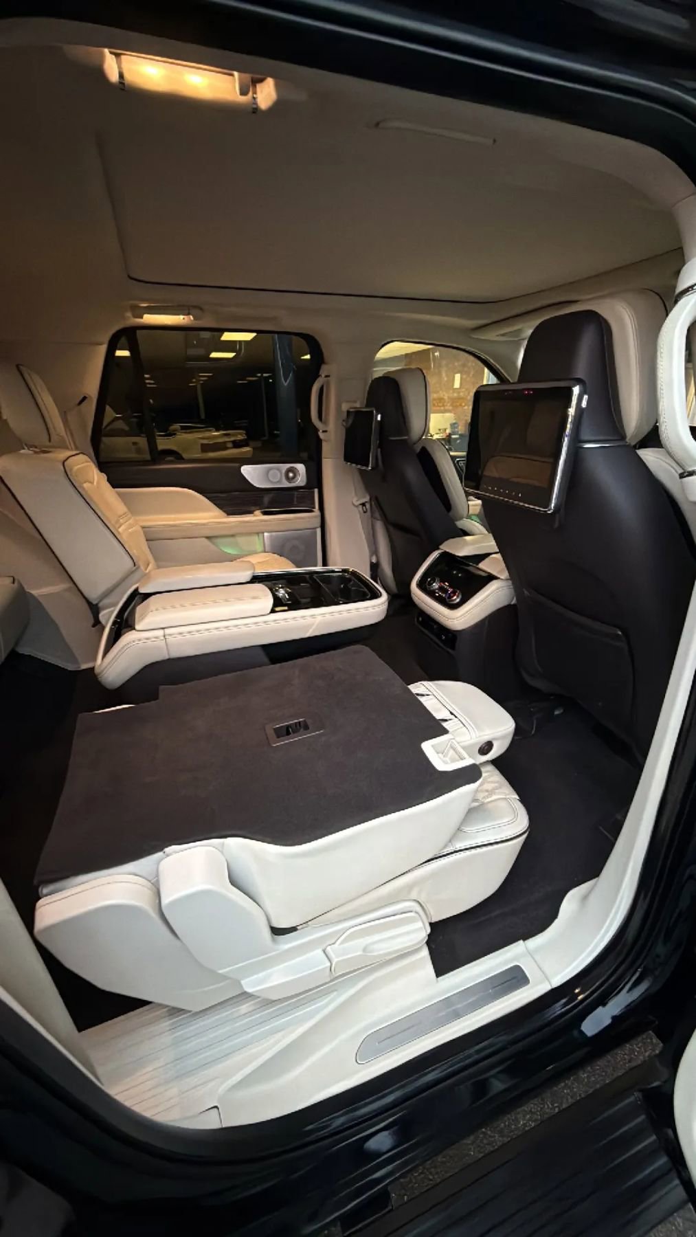 Used 2019 Lincoln Navigator L Black Label w/ Cargo Package image 30