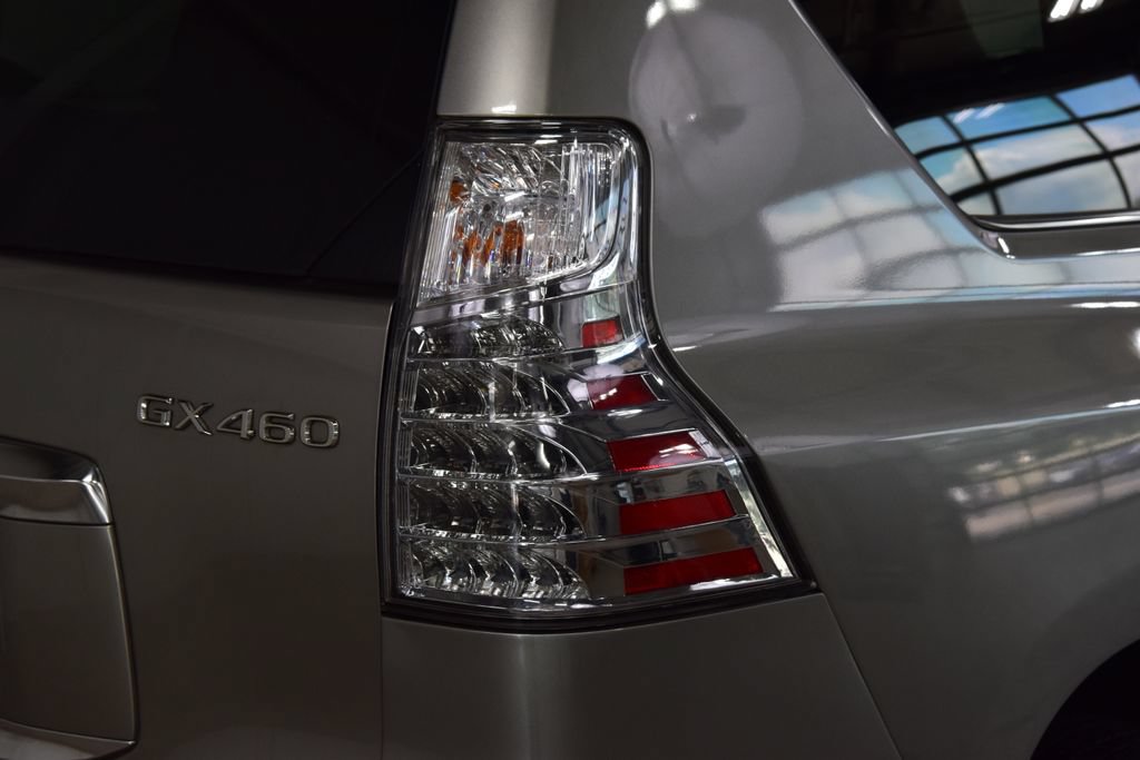 Used 2022 Lexus GX 460 Premium w/ Premium Package AWD/4WD image 18