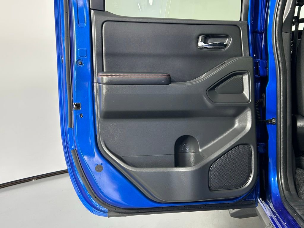Used 2025 Nissan Frontier PRO-4X image 15