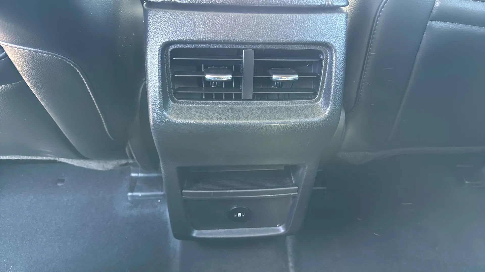 Used 2024 Ford Edge SEL image 28