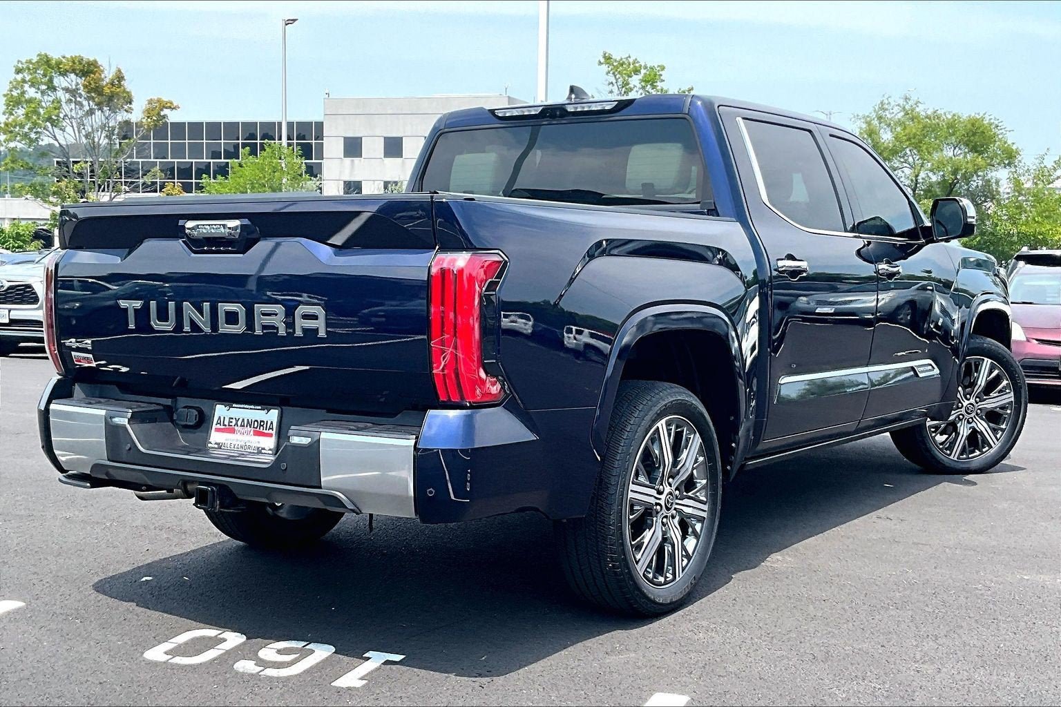 Used 2022 Toyota Tundra Capstone AWD/4WD image 12