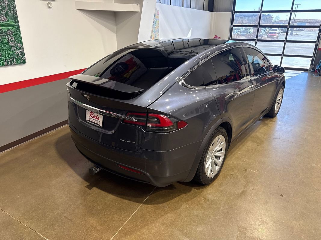 Used 2020 Tesla Model X image 36