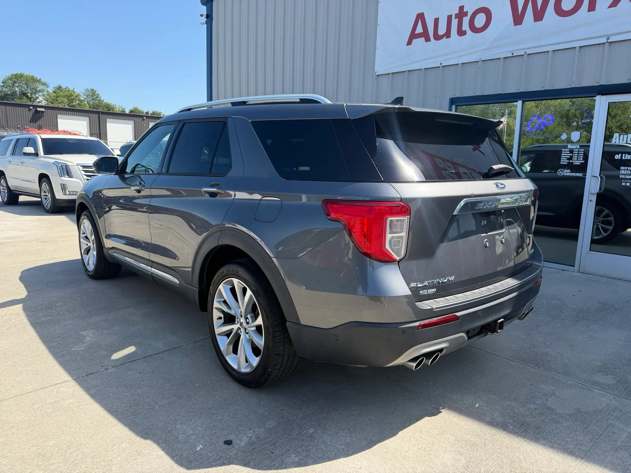 Used 2021 Ford Explorer Platinum w/ Equipment Group 601A AWD/4WD image 31