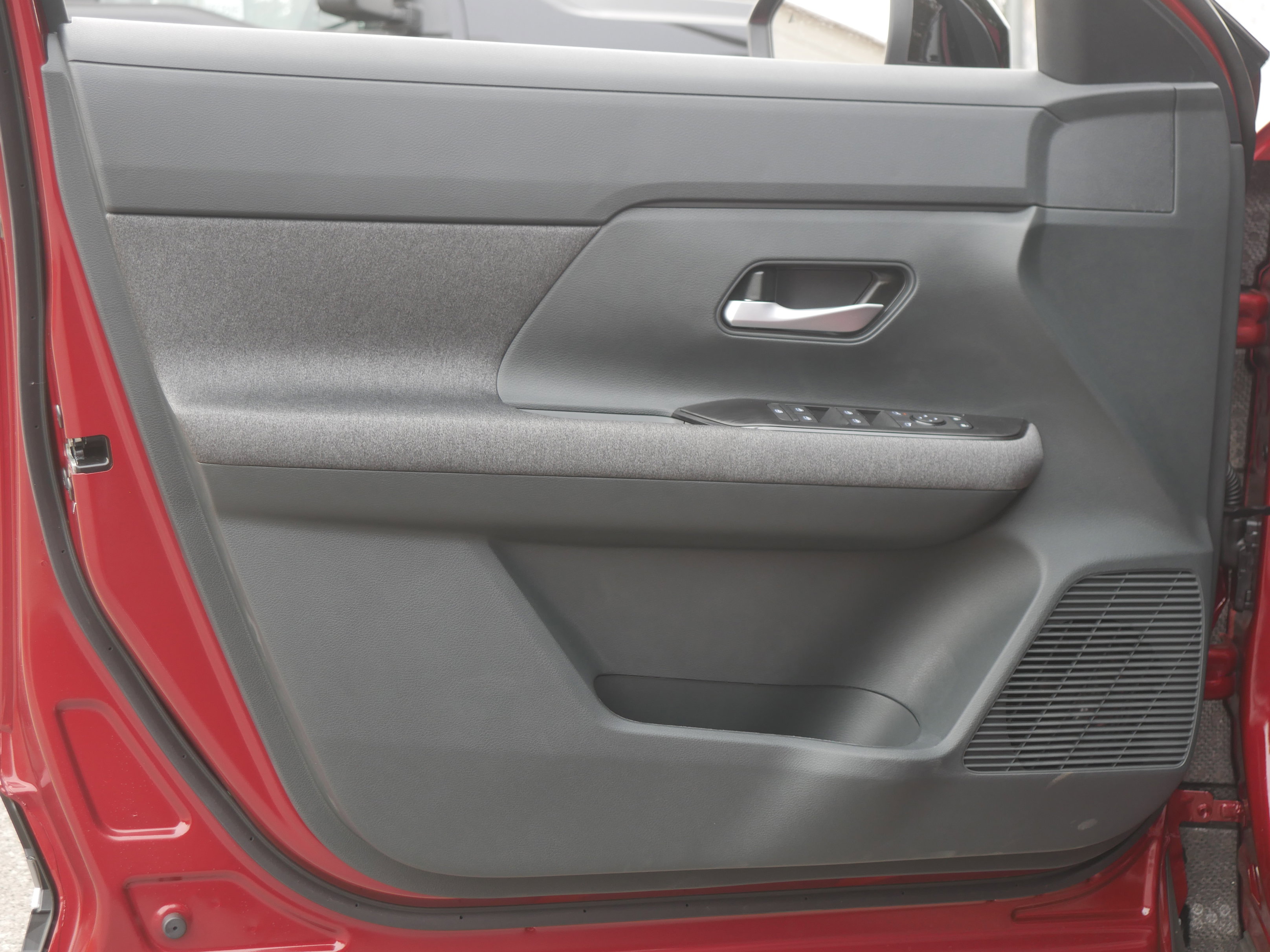 New 2026 Nissan Kicks SV w/ SV Premium Package image 28