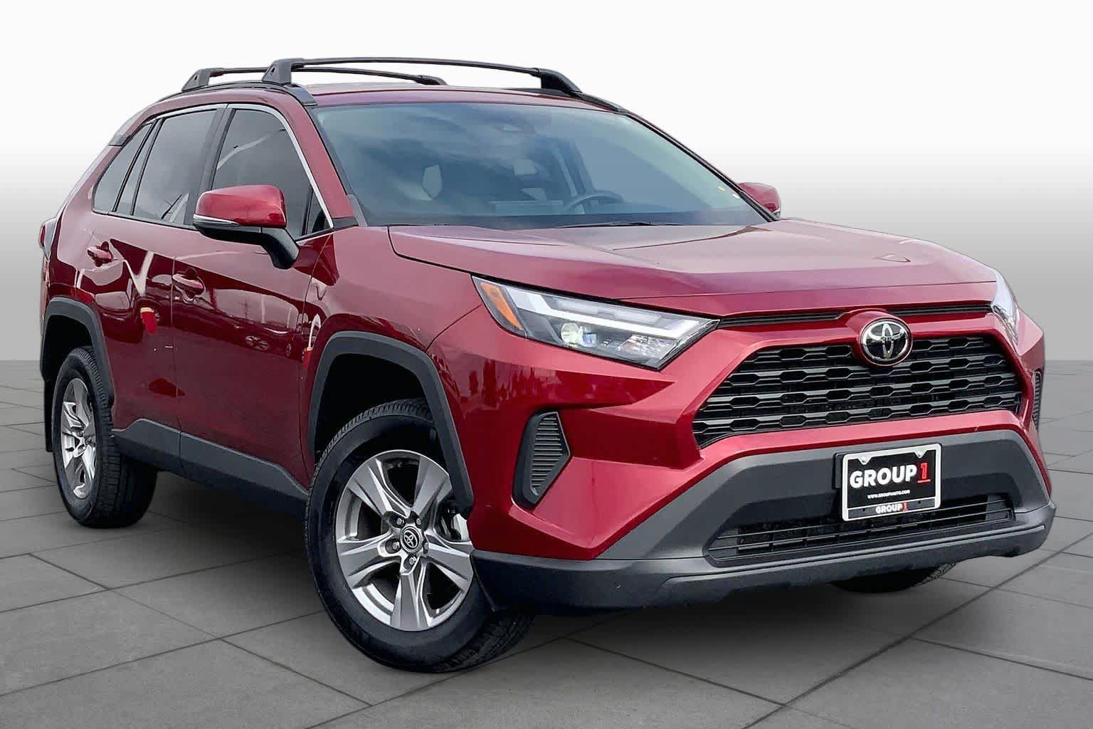 Used 2023 Toyota RAV4 XLE AWD/4WD image 3