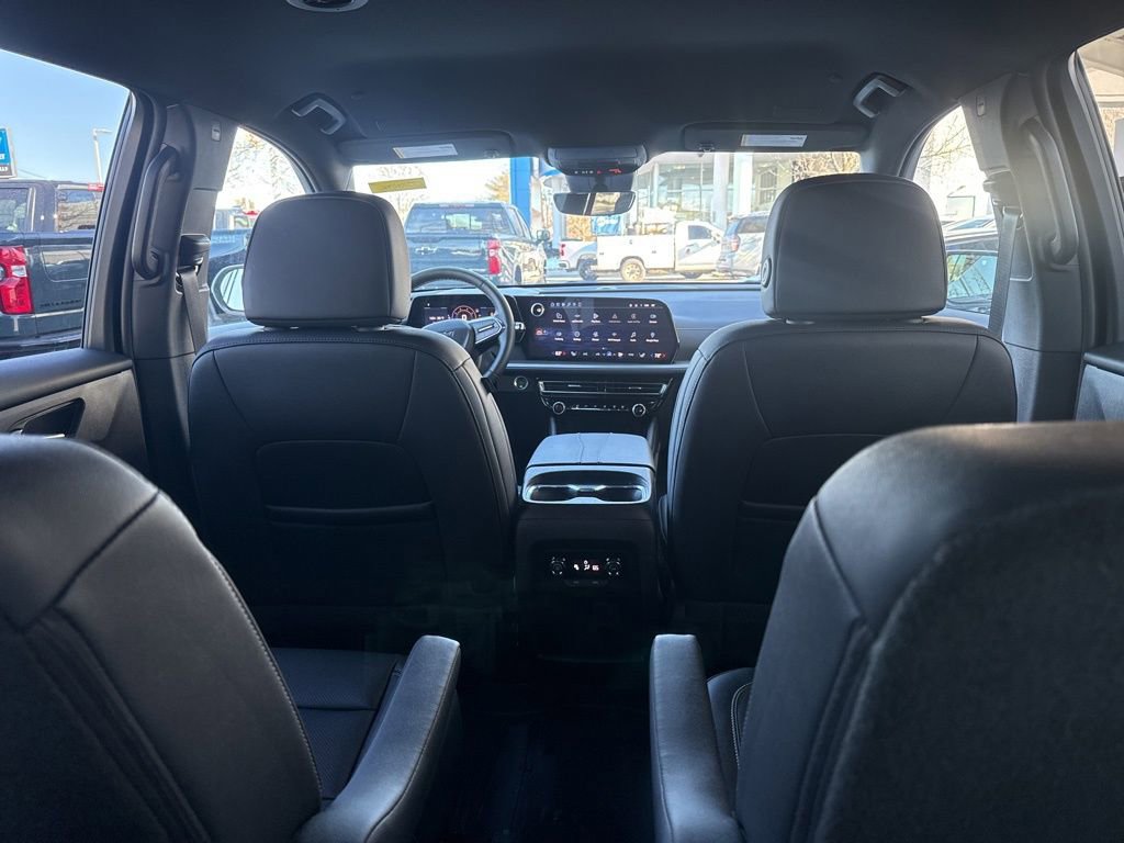 Used 2026 Chevrolet Traverse LT w/ Midnight/Sport Edition image 31