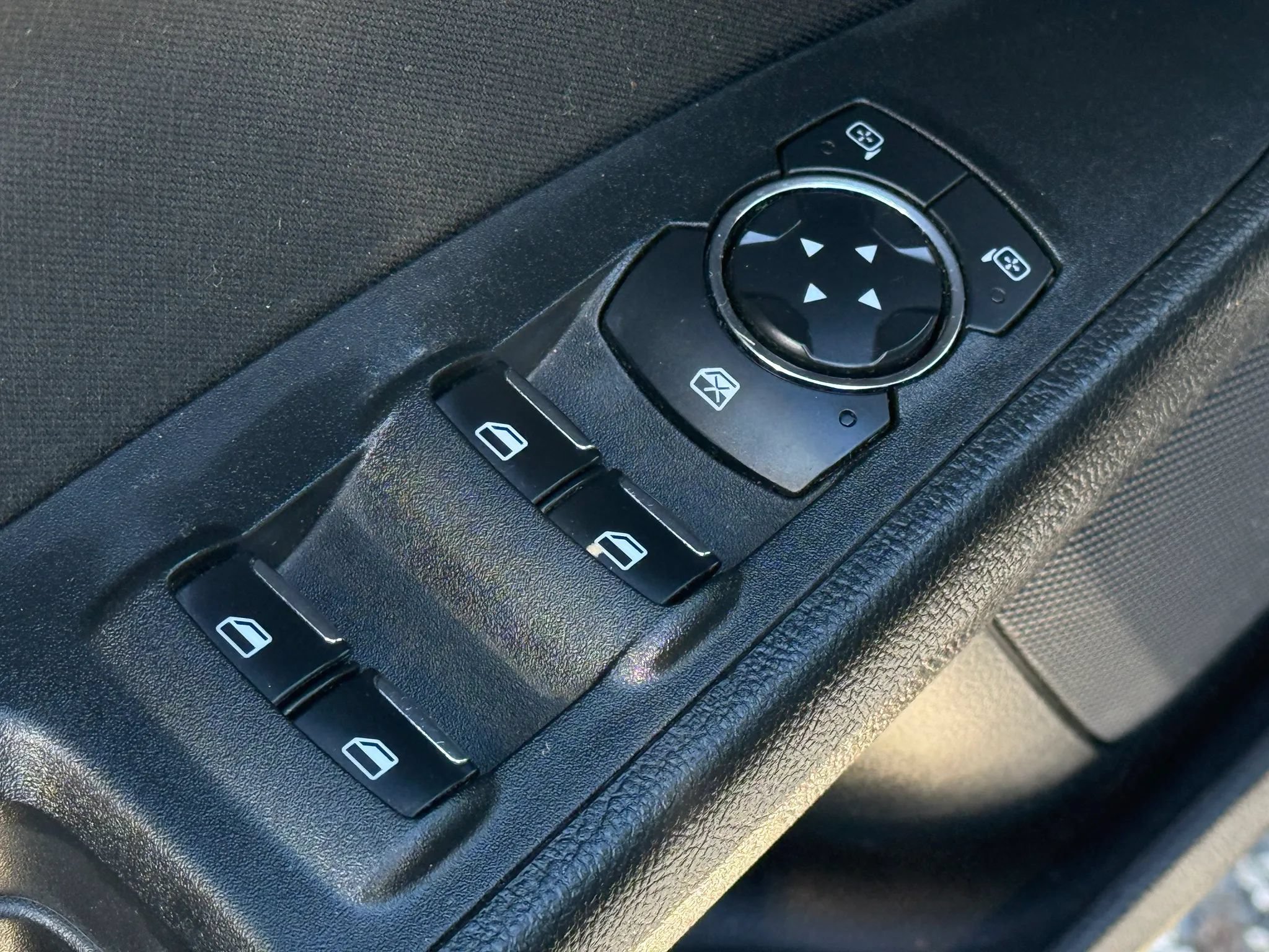 Used 2019 Ford Fusion SE FWD image 23