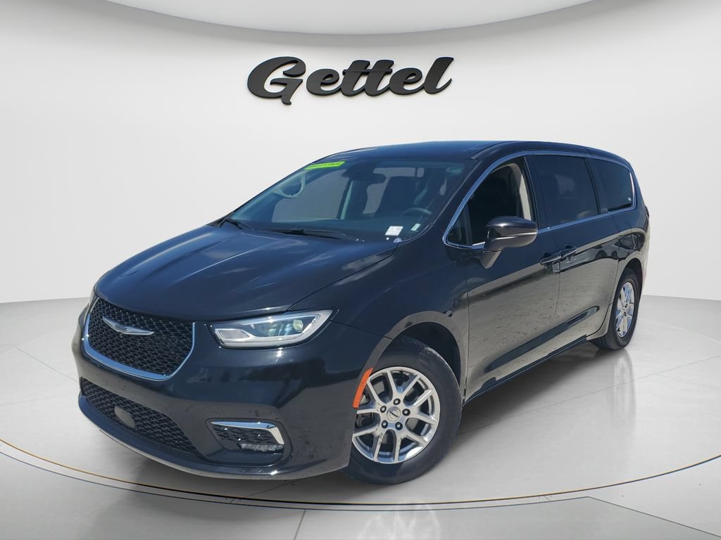Used 2023 Chrysler Pacifica Touring-L