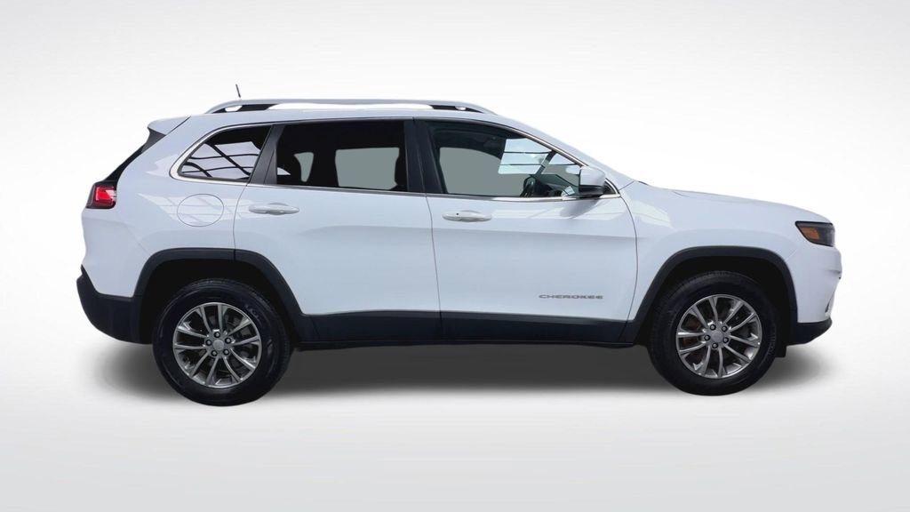 Used 2019 Jeep Cherokee Latitude Plus AWD/4WD image 9