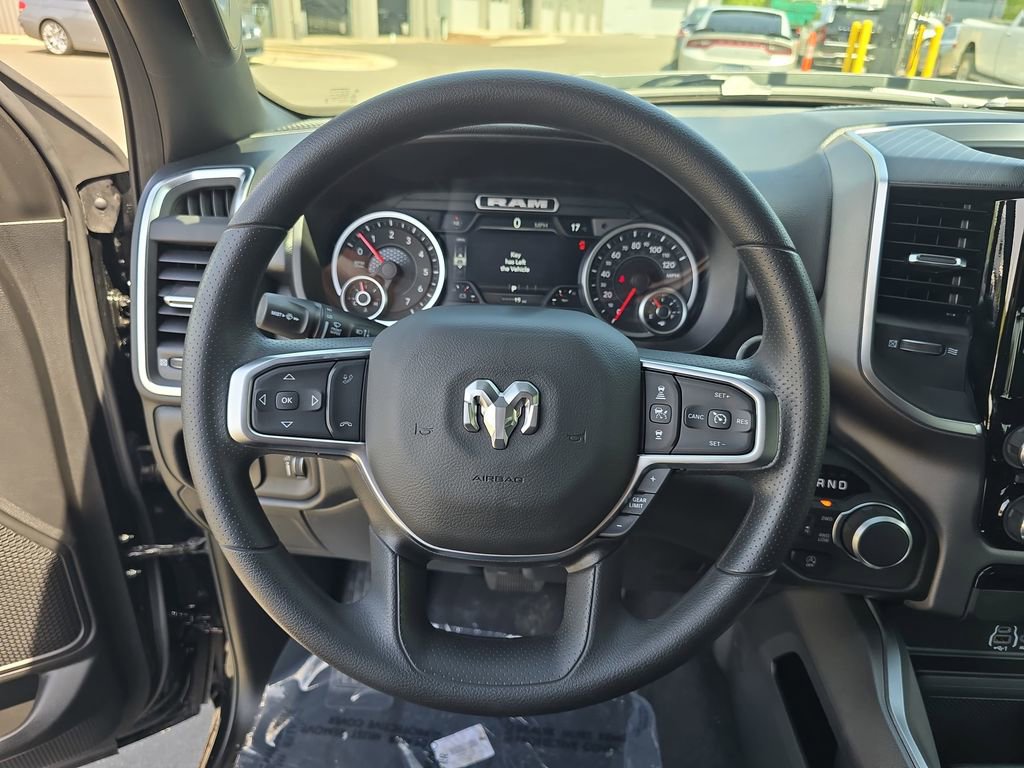 New 2026 RAM 1500 Express AWD/4WD image 16