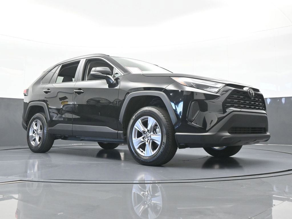 Used 2025 Toyota RAV4 XLE w/ Convenience Package FWD image 59