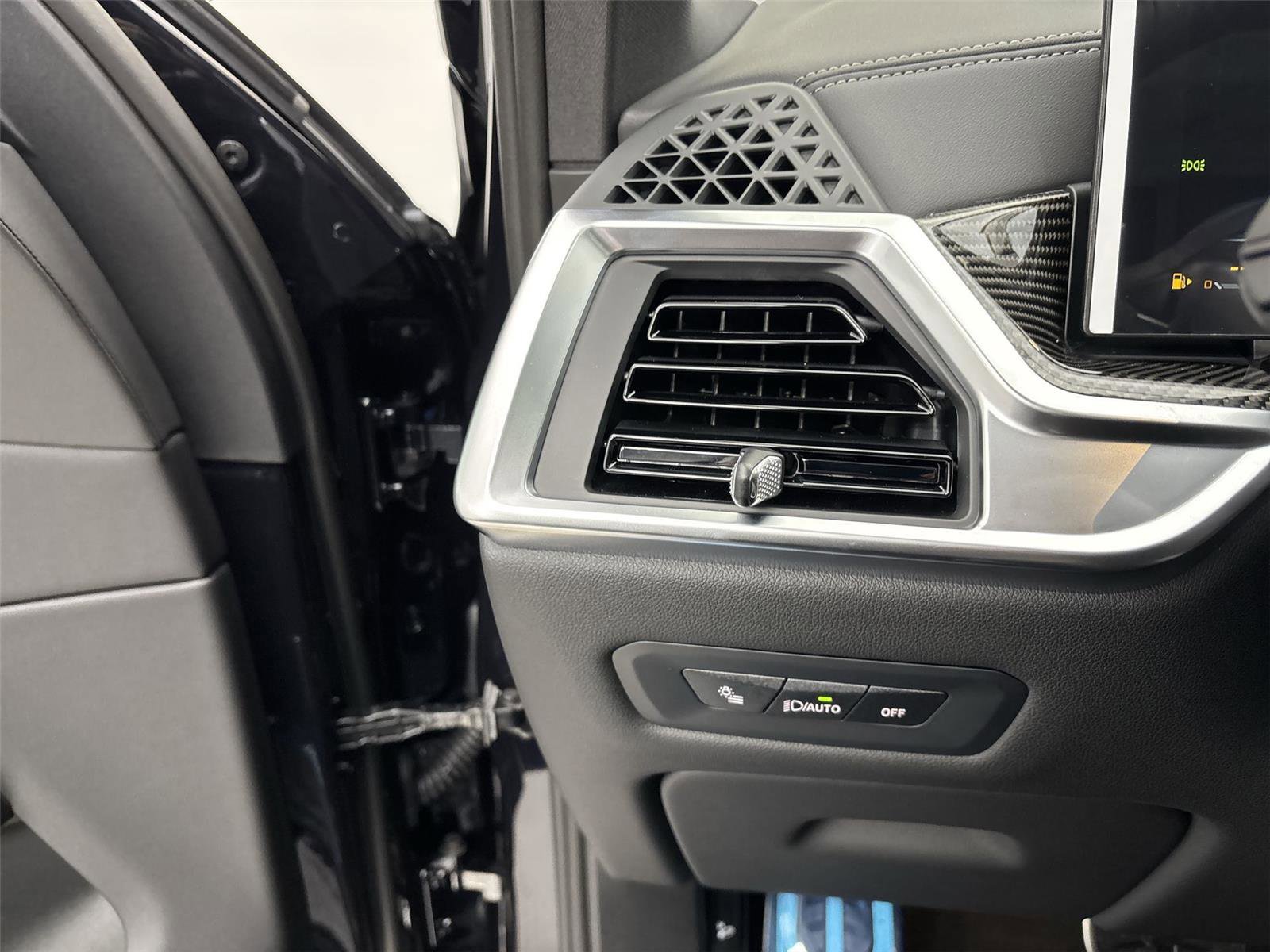 New 2026 BMW X5 M60i image 31