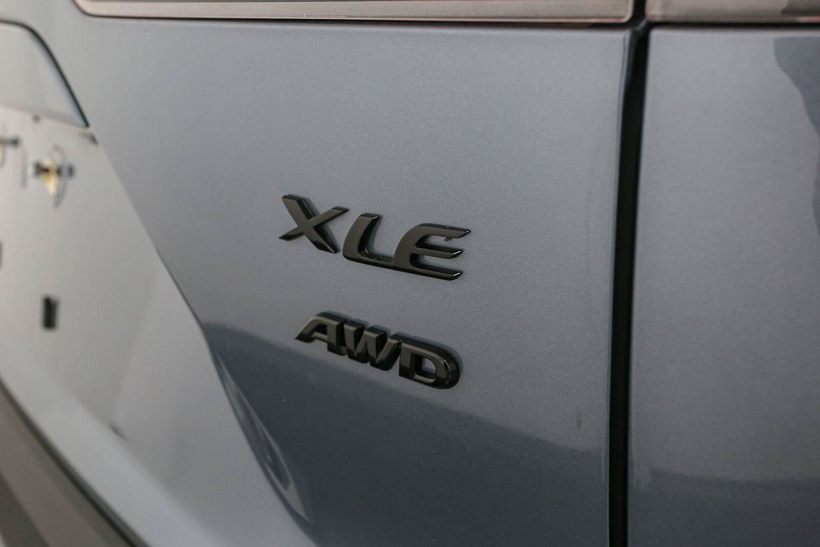Certified 2023 Toyota Corolla Cross XLE w/ Convenience Package AWD/4WD image 12